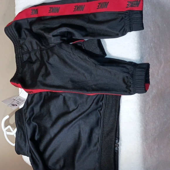 Nike 2-Piece Set - Picture 6 of 6